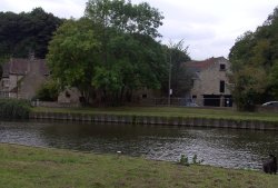 River and Canal, Sprotbrough, South Yorkshire Wallpaper