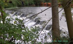 The weir on the River Don, Sprotbrough, South Yorkshire Wallpaper