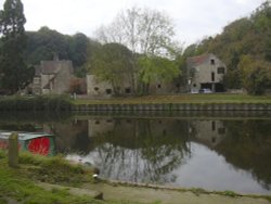 Lock cut and Boat Inn, Sprotbrough, South Yorkshire Wallpaper