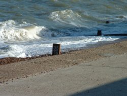 Tide, Herne Bay, Kent Wallpaper