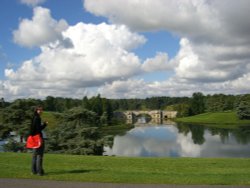 Approaching Blenheim Palace - view of 'that damn' bridge Wallpaper