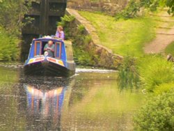 The Huddersfield Canal going through Mossley Wallpaper