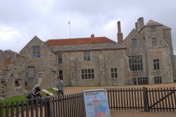 Carisbrooke Castle & Courtyard, IOW Wallpaper