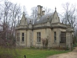 Gatehouse to Rauceby Hall Wallpaper