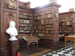 The Wren Library, Trinity College, Cambridge, Cambridgeshire Wallpaper