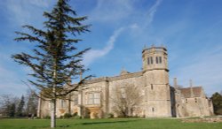 Lacock Abbey, Wiltshire Wallpaper