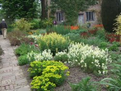 The gardens at Sissinghurst Wallpaper