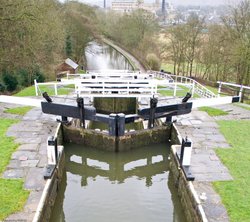 The Five rise locks, Bingley, West Yorkshire Wallpaper