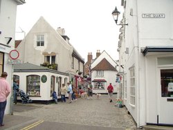 Shopping in Lymington, Hampshire Wallpaper