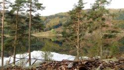 Autumn on Thirlmere, Cumbria. Wallpaper