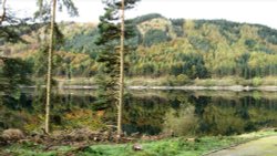 Autumn on Thirlmere, Cumbria. Wallpaper