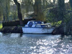 The river Nene at Sutton, Cambridgeshire Wallpaper