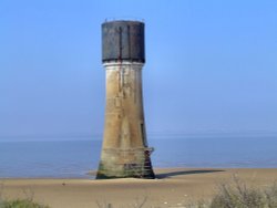 The old lighthouse at Spurn point, Kilnsea, East Riding of Yorkshire Wallpaper