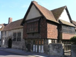 Ancient building on Salisbury's Cranebridge Road Wallpaper