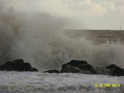 The Waves, Caister-on-Sea, Norfolk Wallpaper