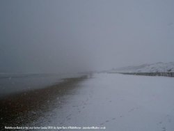 Mablethorpe Beach in the snow : Easter Sunday 2008 Wallpaper