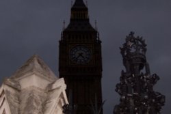 Big Ben through the Gate Wallpaper