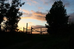 Sunset at the gate Wallpaper