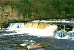 River Swale, Richmond, North Yorkshire. Wallpaper