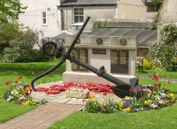 Lyme Regis war memorial Wallpaper