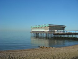 Herne Bay Pier. Wallpaper