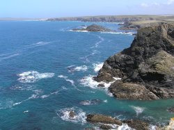 Rugged coastline near Bedruthan Steps, Cornwall Wallpaper