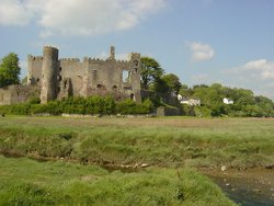 Laugharne Castle. Wallpaper