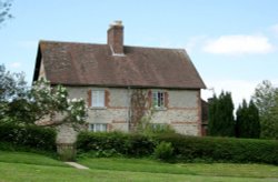 Cottage near Longleat House Wallpaper