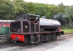 A engine of the Lakeside to Haverthwaite Railway Wallpaper