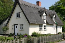 Roadside cottage Wallpaper