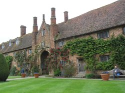 Main house at Sissinghurst castle, Kent Wallpaper