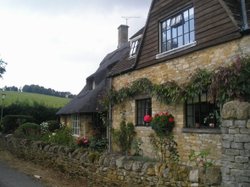 Charmer near Broad Campden Wallpaper