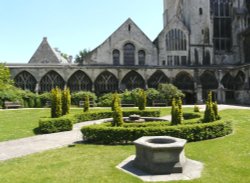 The Cloisters of Gloucester Cathedral Wallpaper