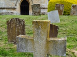 Churchyard, Radclive, near Buckingham Wallpaper