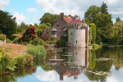 Scotney Castle Wallpaper