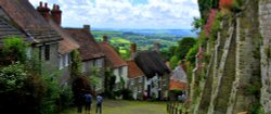 Gold Hill Shaftesbury Wallpaper