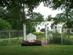 Morden Hall from the park Wallpaper