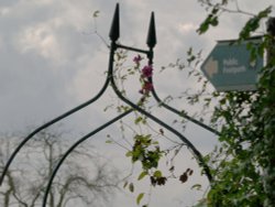 Entrance to Steeple Claydon allotments, Bucks. Wallpaper