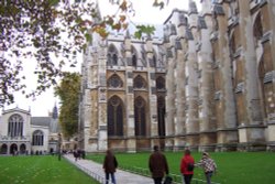 Side view of Westminster Abbey Wallpaper