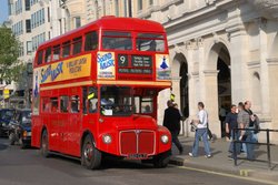 Route Master Bus near Trafalgar Square Wallpaper