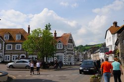 Beer High Street and Pub on the High Street Wallpaper