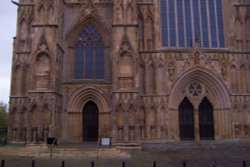 Front doors of the Minster Wallpaper