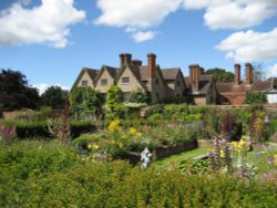 Packwood House near Solihull Wallpaper