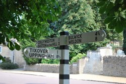 Road sign in Duddington Wallpaper