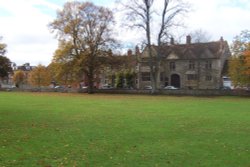 Cathedral Close, Salisbury Wallpaper