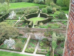 Sissinghurst Castle Garden, Sissinghurst, Kent Wallpaper