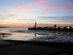 Margate Harbour. Wallpaper