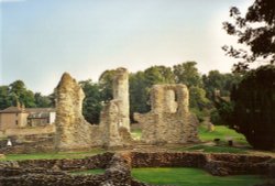 Ruins of the Great Abbey Church of St. Edmund Wallpaper