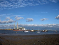 The Thames at Gravesend Promenade Wallpaper