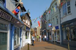 Cowes High Street Wallpaper